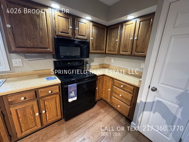 Building Photo - 4026 Brookfield Dr