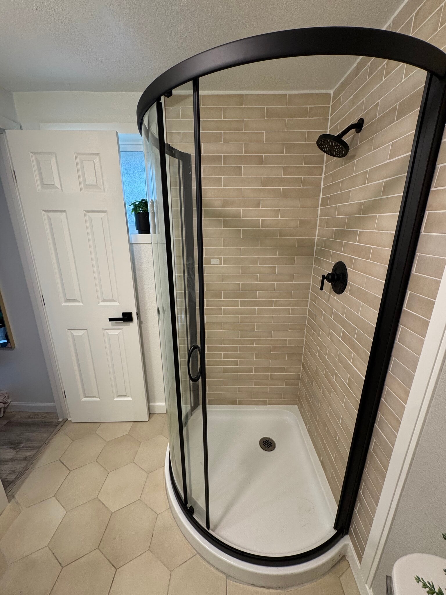 Building Photo - 2327 Don St