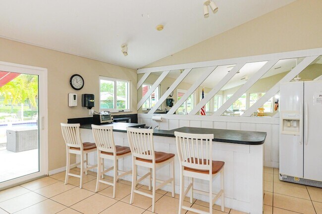 Building Photo - 3970 NW Cinnamon Tree Cir