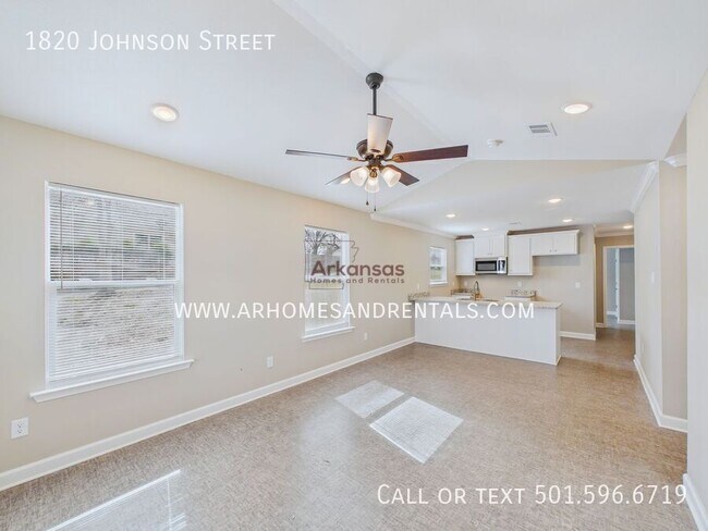 Building Photo - 1820 Johnson St