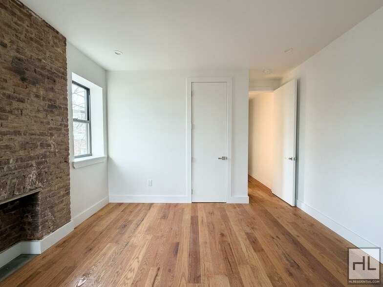 Building Photo - PROSPECT PLACE / Spacious Crown Heights Renovated 3-Bed 2-Bath / No Fee