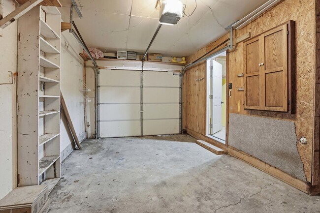 Building Photo - 1328 Hazelwood Dr