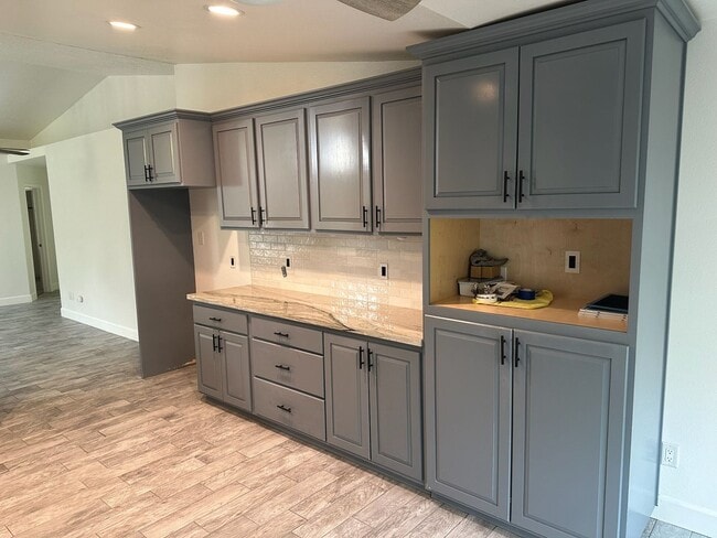 Building Photo - 5217 W Howard Ct