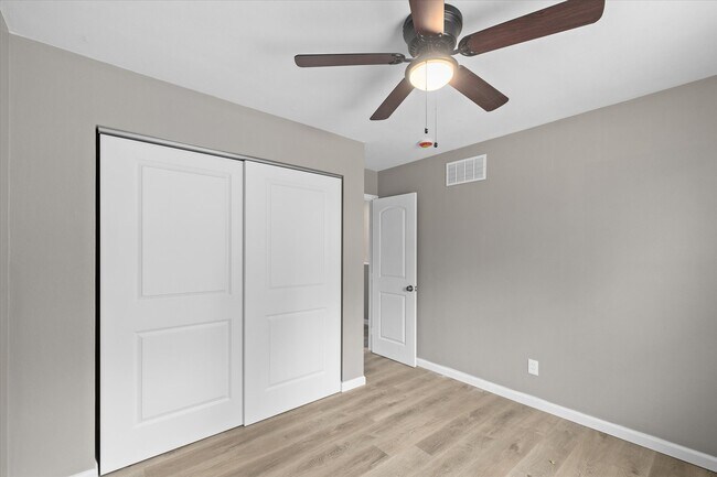 Building Photo - 1 Manor Dr