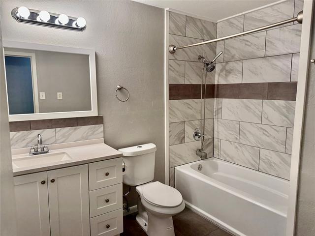Building Photo - 611 Crestview Dr