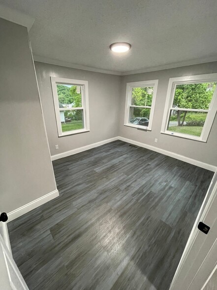 Building Photo - 609 Ledford St