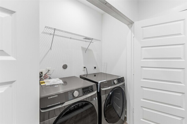 Building Photo - 2217 Lee St