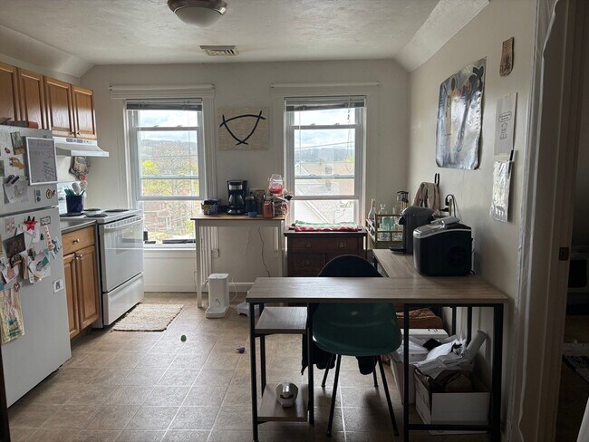 Building Photo - 41 Whipple St