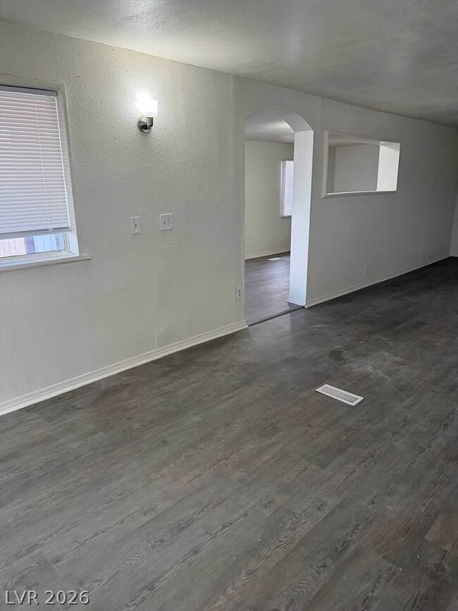 Building Photo - 1121 Pawnee Ln