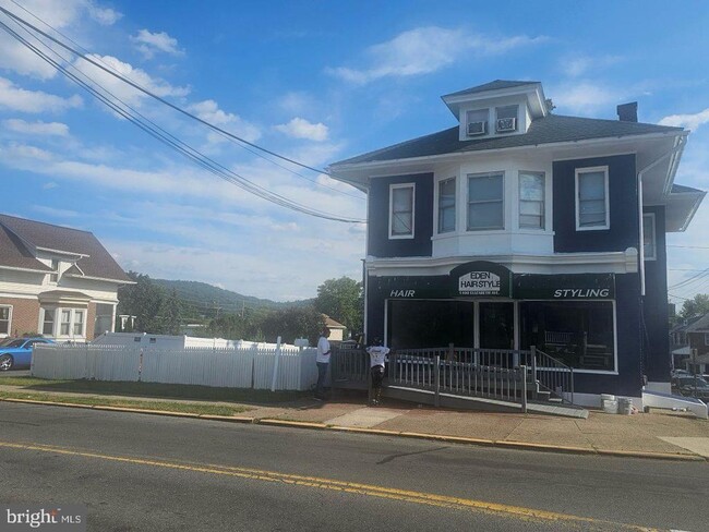 Building Photo - 1400 Elizabeth Ave