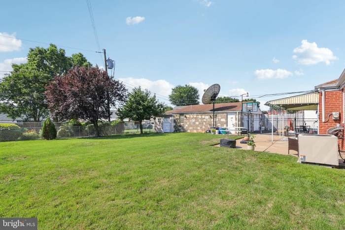 Building Photo - 9959 Ferndale St