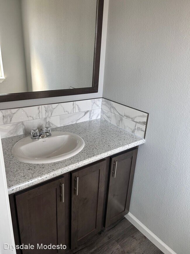 Building Photo - 2 br, 1.5 bath House - 3623 Toomes Rd.