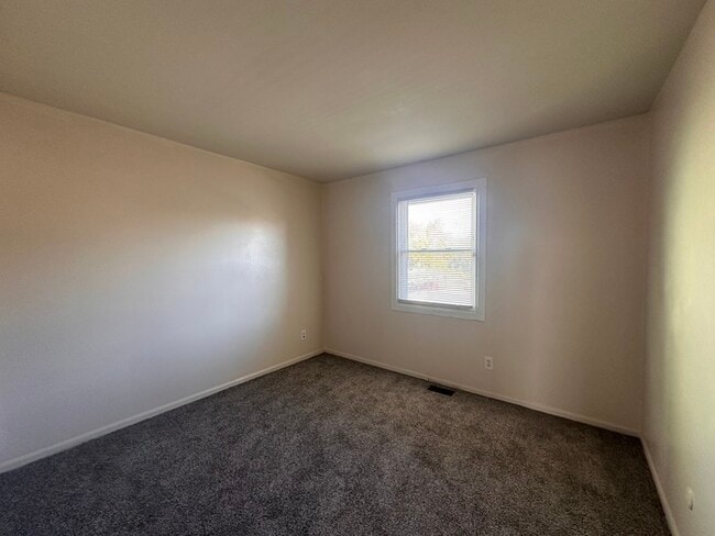 Building Photo - 3bed/2.5bath