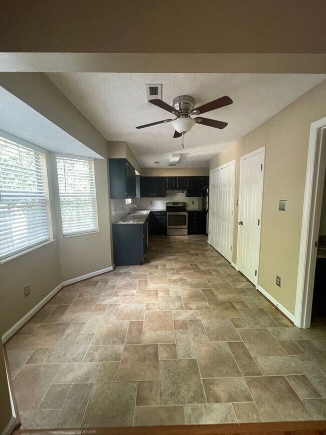 Building Photo - 3-Bedroom Cedar Bluff home available November 2024