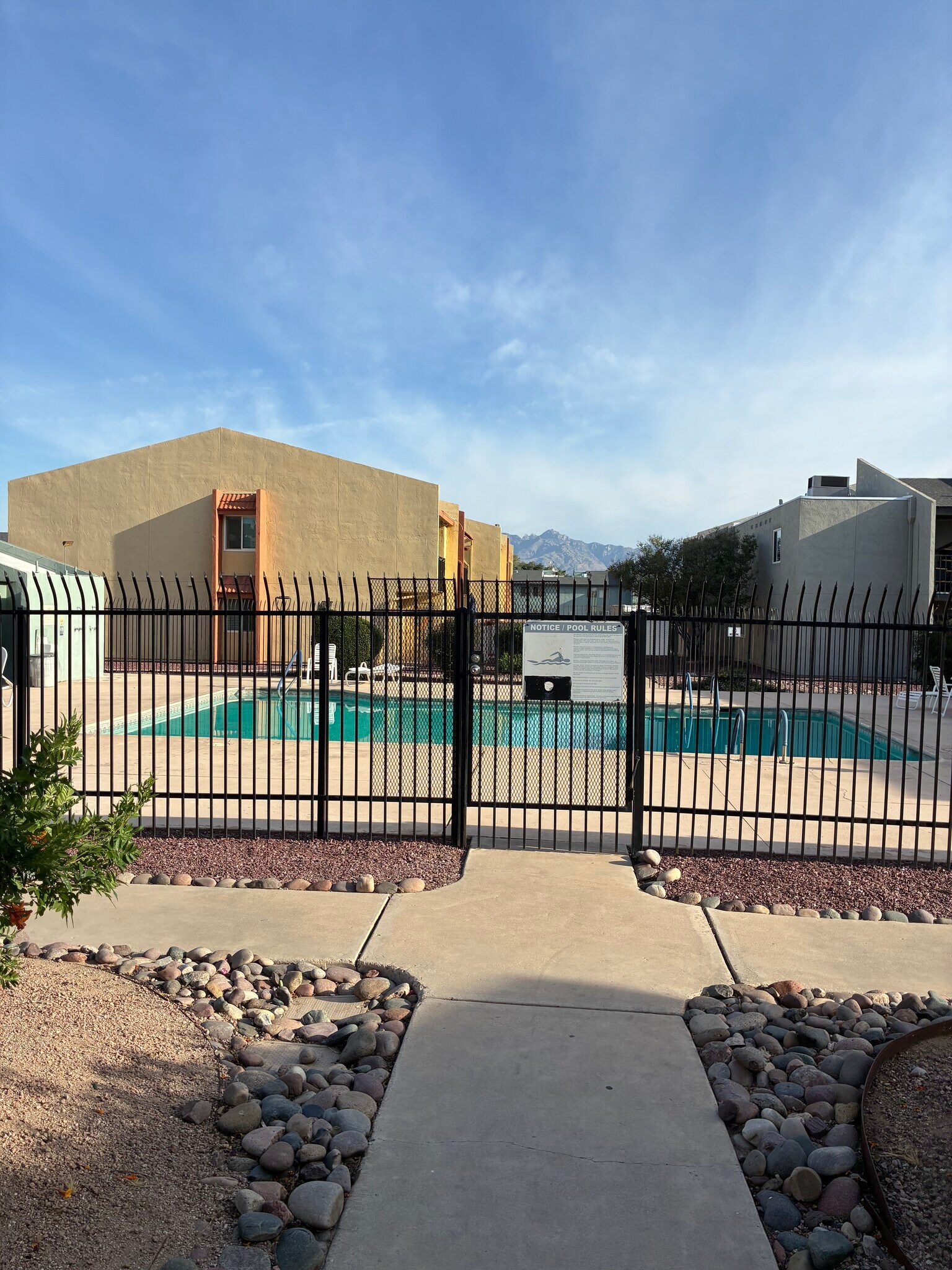 Building Photo - 840 S Langley Ave
