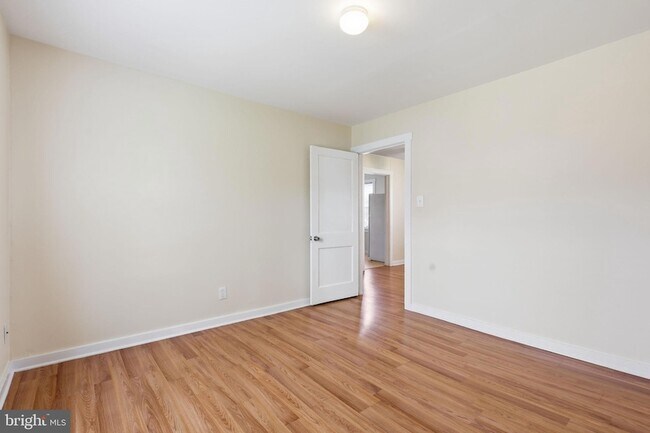Building Photo - 9246 Prospect Ave