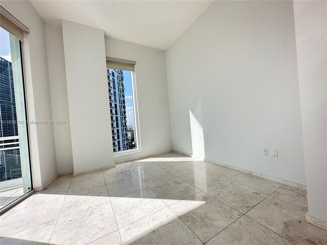 Building Photo - 900 Brickell Key Blvd