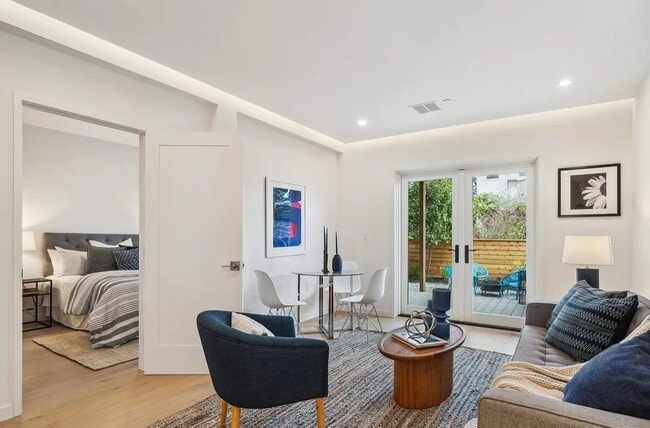 Building Photo - Elegant & Spacious Unit for Rent