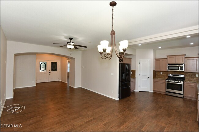 Building Photo - 820 Caterick St