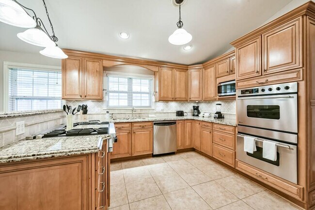 Building Photo - 9712 Long Branch Ln