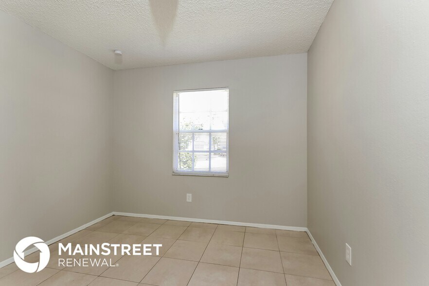 Building Photo - 2250 SE Baron St