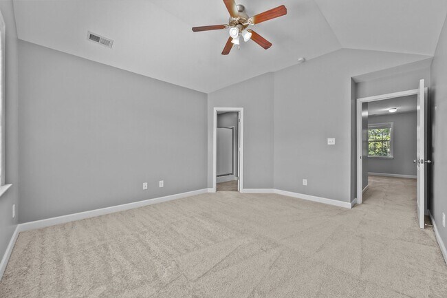 Building Photo - Welcome to Southwest Plantation!