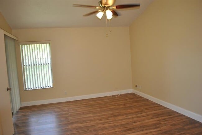 Building Photo - 3687 Collinwood Ln