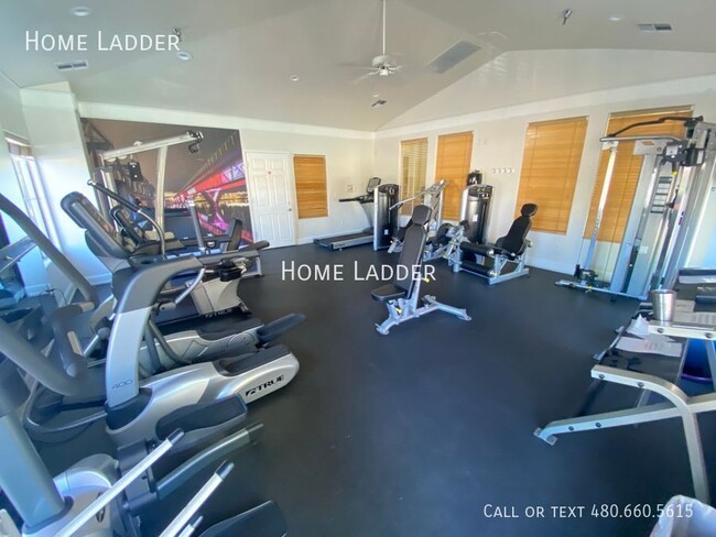 Building Photo - Upscale Condo in Gated Community with Lavi...