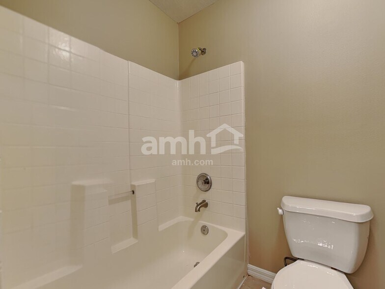 Building Photo - 366 Cabana View Way