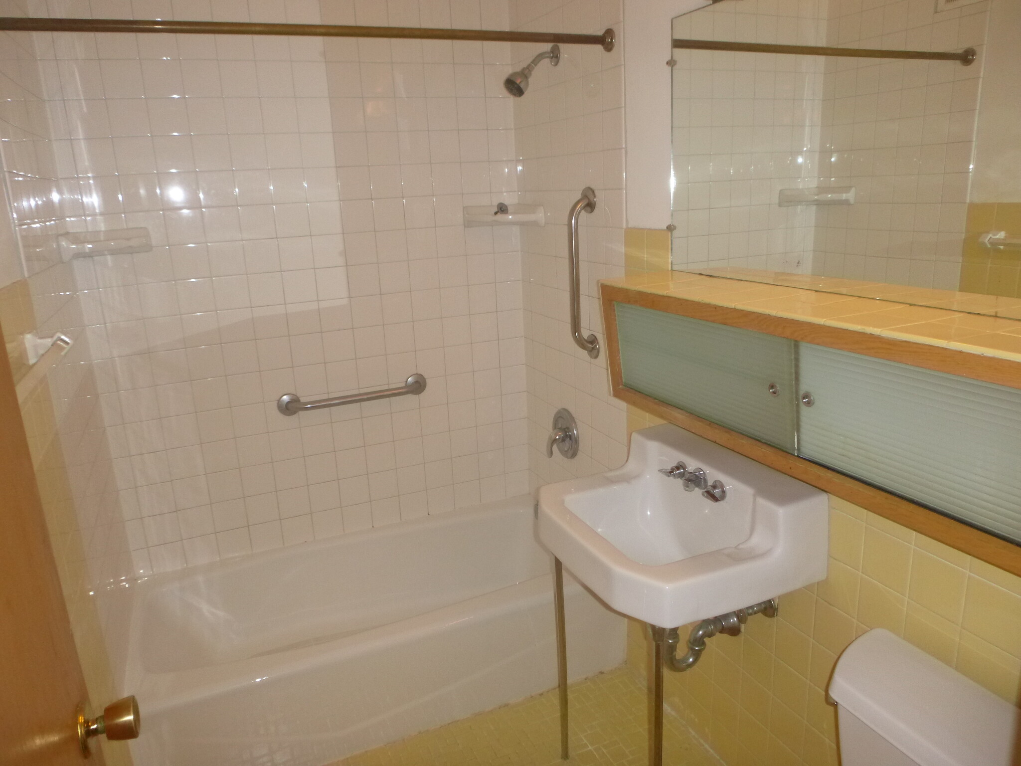 Bath Room - 9400 W North Ave