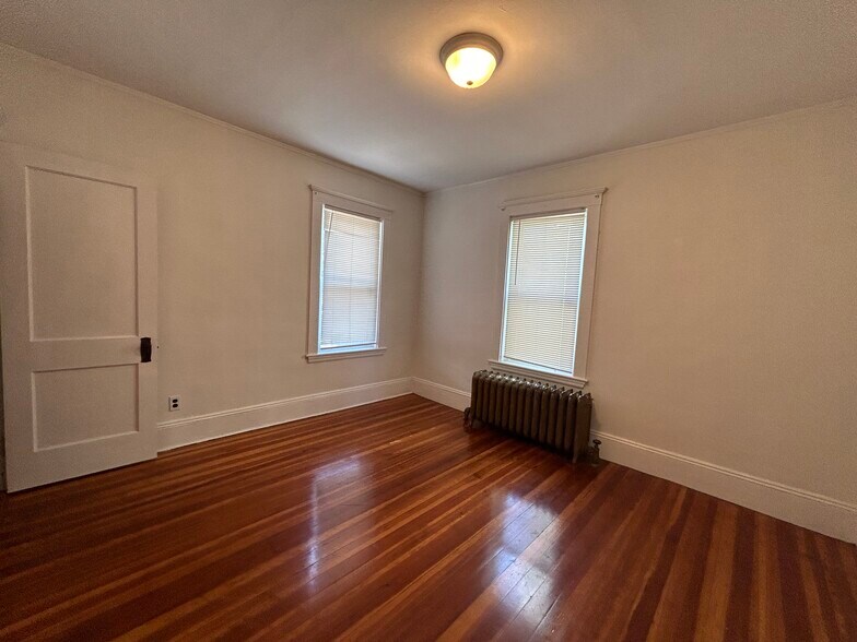 Building Photo - 39 Turner St