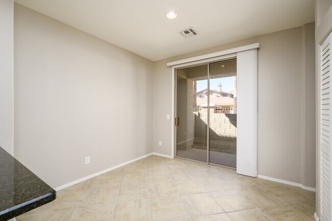 Dining room - view of outside from Kitchen - 1024 E Frye Rd