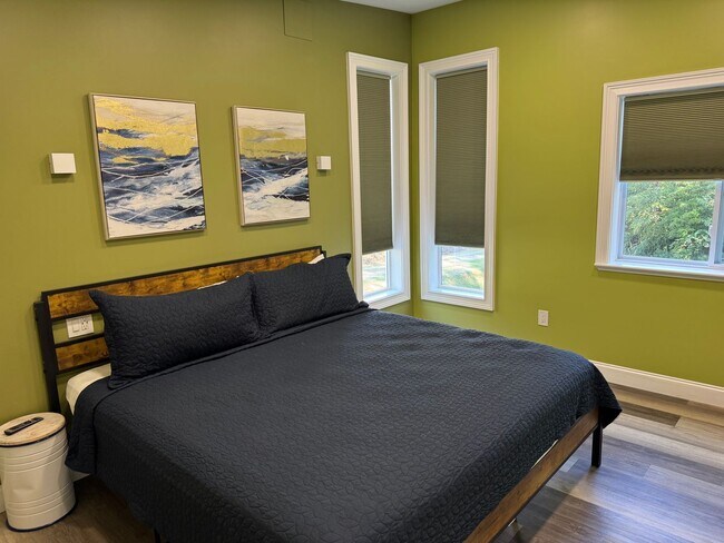 Building Photo - Pet Friendly!!!!