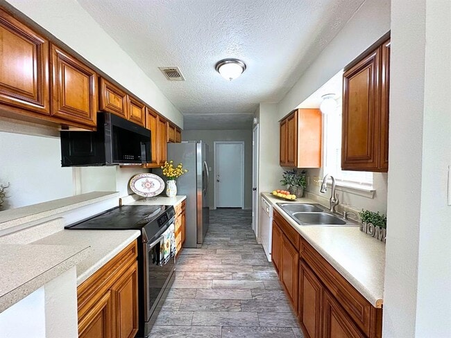 Building Photo - 17802 Autumn Trails Ln