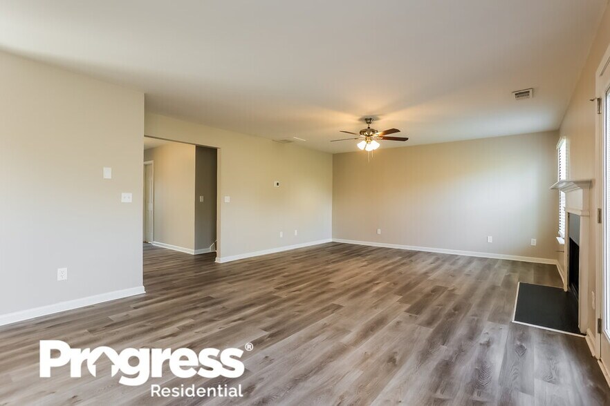 Building Photo - 3051 Berthas Overlook