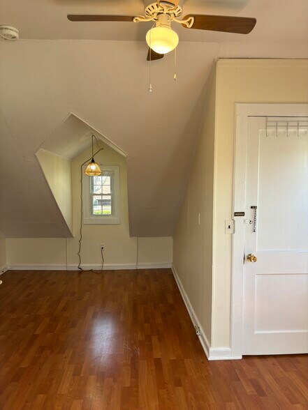 Building Photo - 119 Lake Shore Dr