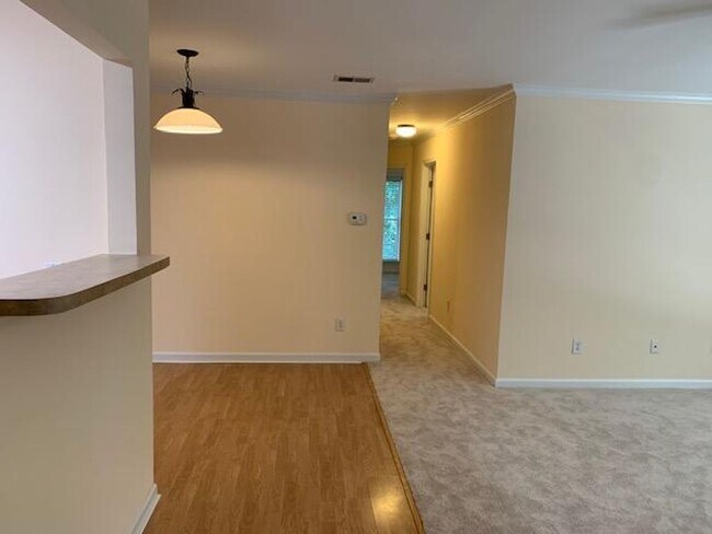 Building Photo - 2308 Myron Dr