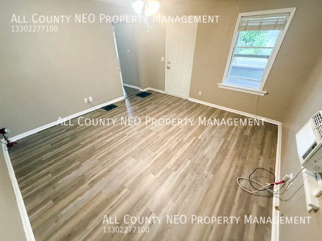 Building Photo - 1212 6th St NE