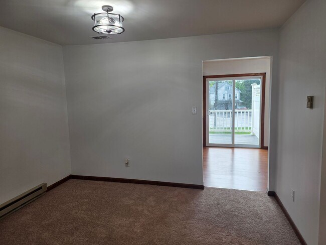 Building Photo - 1118 Bernice Dr