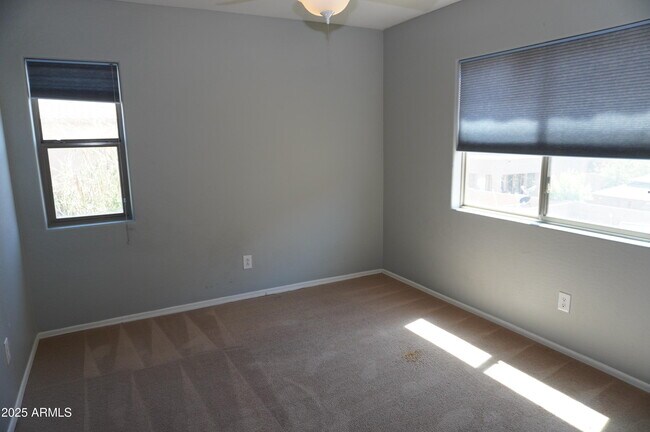 Building Photo - 3643 E Hyatt Ln
