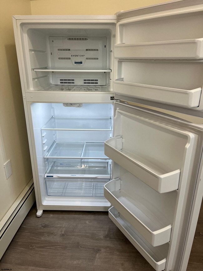 Building Photo - 16 N Sacramento Ave