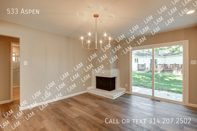 Building Photo - 533 Aspen Dr
