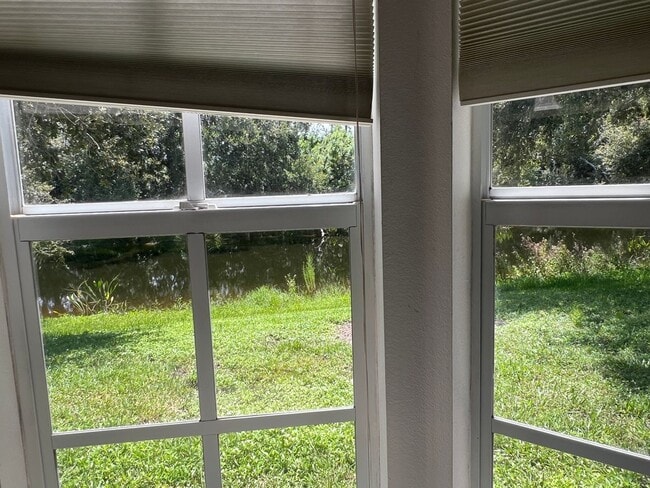 Building Photo - Fabulous Newly available Seasonal Rental i...
