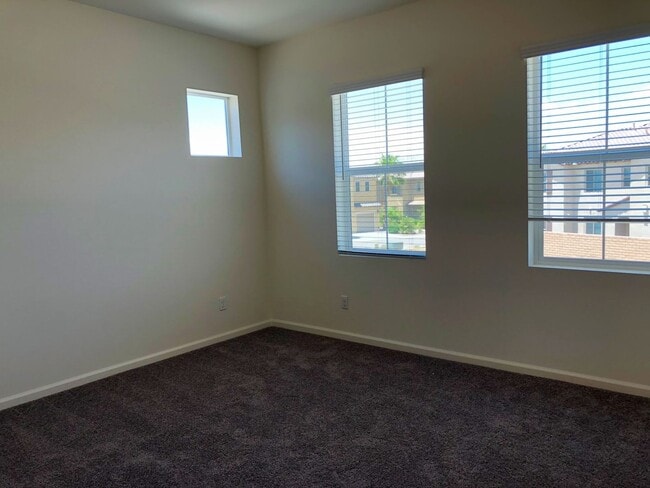Building Photo - Long Term - Spacious 4 Bedroom Home @ Terra Lago in Indio!
