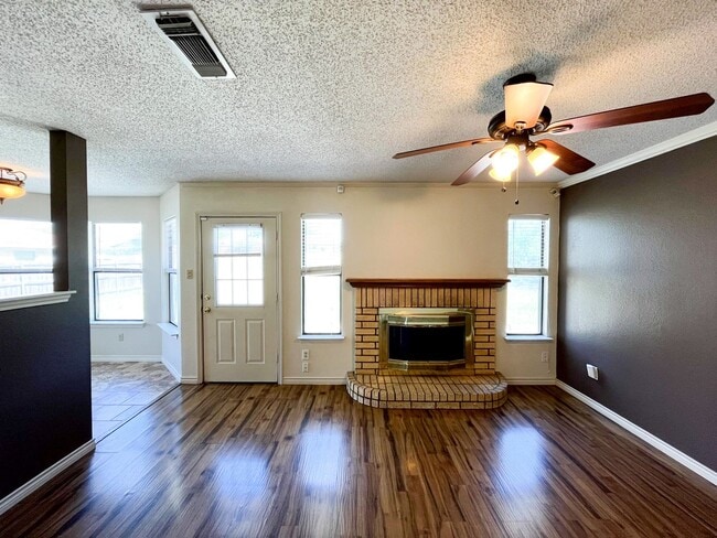 Building Photo - Available NOW!!!! Gorgeous 2 story, 3 bedroom, 2.5 bath, 2 car garage home with garage door opene...