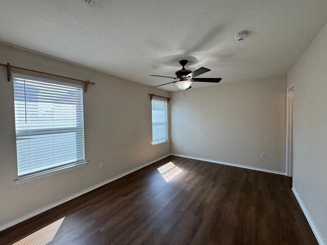 Building Photo - BEAUTIFUL SINGLE STORY HOME  |  CLOSE TO HWY 90 & 1604 | SHOPPING & RESTAURANTS