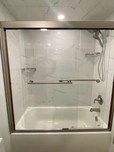 New tub surround - 2319 N Halsted St