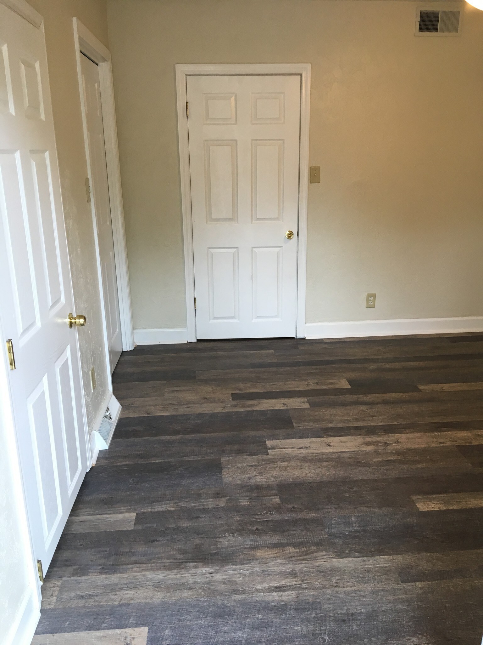 Master Bedroom 13’x12’ - 217 Main St