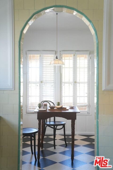 Building Photo - 1143 S Rimpau Blvd