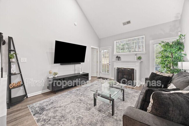 Building Photo - 16865 Timber Crossing Rd